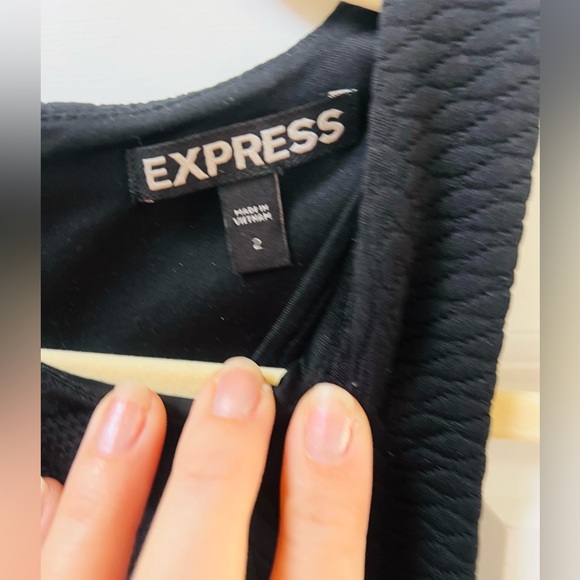 Like new stunning black Express dress size 2 with stretch - Picture 3 of 8